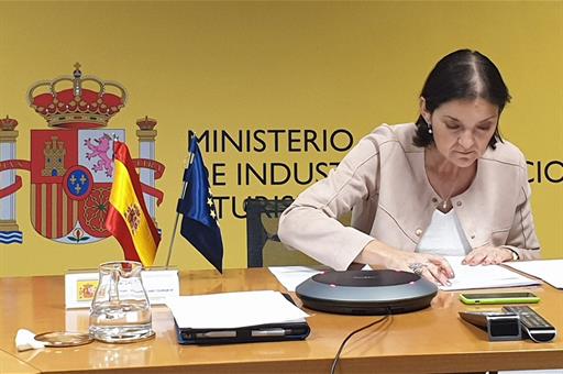 La ministra Reyes Maroto en la sede de su Ministerio