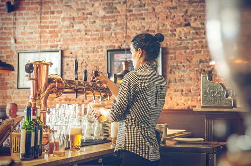 Trabajadora del sector de la hostelería