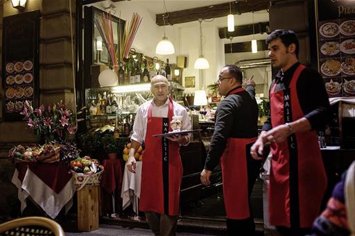 Trabajadores de la hostelería durante su jornada laboral