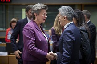 El ministro del Interior, Fernando Grande-Marlaska, y la comisaria europea de Interior, Ylva Johansson