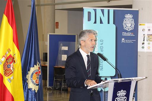 El ministro del Interior, Fernando Grande-Marlaska, durante el acto de presentación del DNI europeo