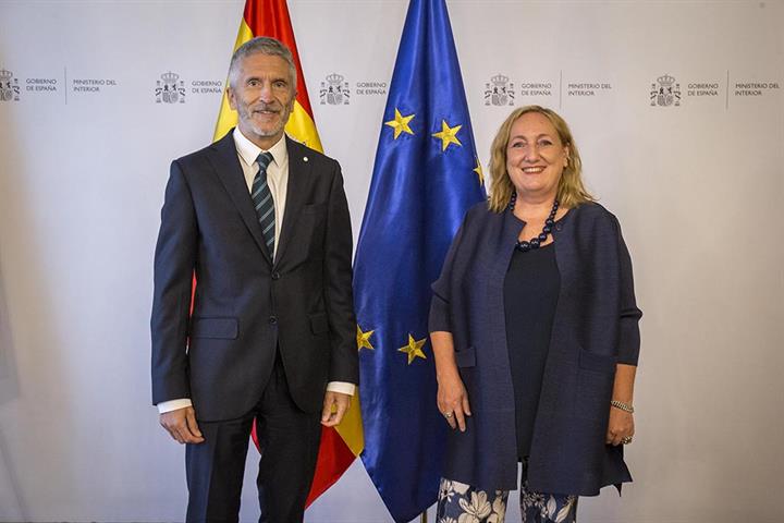 El ministro Grande-Marlaska recibe a la representante especial de la UE para el Sahel, Emanuela Claudia del Re