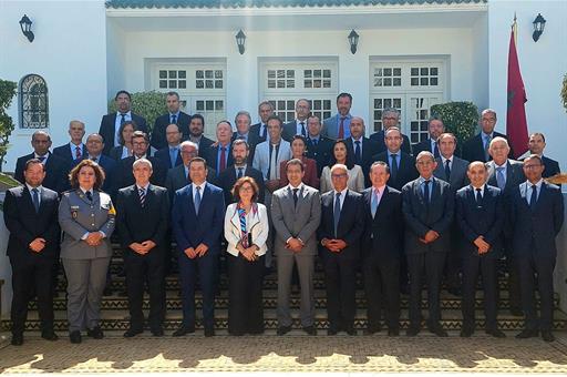 Foto de familia de los participantes en la reunión