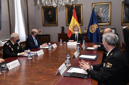 Reunión de Grande-Marlaska con el director general y los responsables de formación y selección de la Policía Nacional