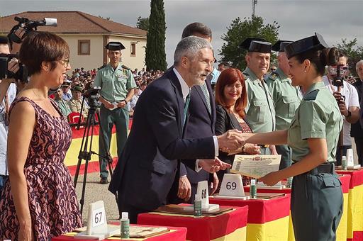 El ministro del Interior, Fernando Grande-Marlaska, en la entrega de diplomas en la Academia de Guardias de Baeza