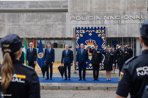 El ministro del Interior inaugura la comisaría de Policía Nacional del Distrito Sur de Sevilla.