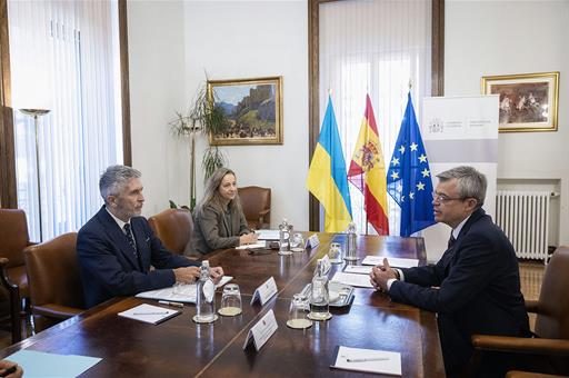 5/05/2023. Grande-Marlaska announces to the Ukrainian ambassador that his country will be a priority for Spain's EU presidency. Meeting betw...