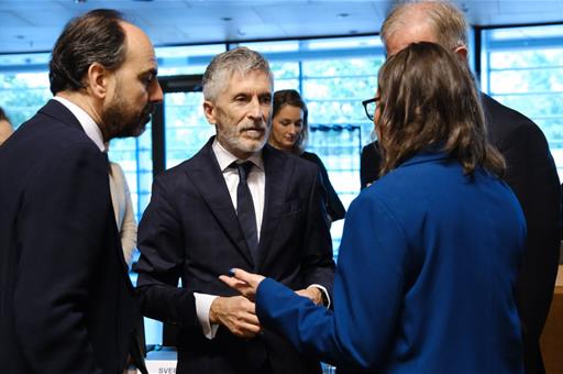 8/06/2023. Approval of the new European migration regulation. The Minister for Home Affairs, Fernando Grande-Marlaska, talks with his EU com...