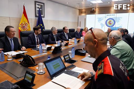 Fernando Grande-Marlaska junto a los integrantes de la Mesa de Valoración de la Amenaza Terrorista