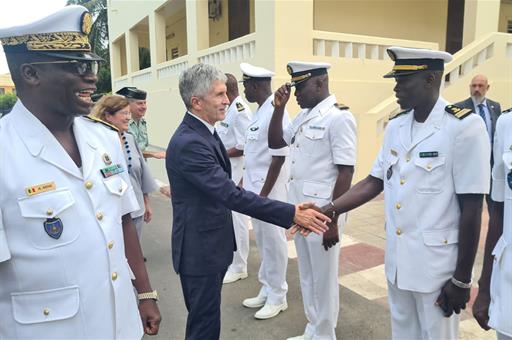 El ministro del Interior en funciones, Fernando Grande-Marlaska, durante su visita a Senegal.