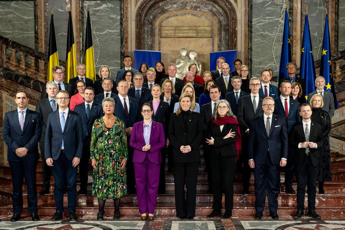 Fotografia de familia de la Reunión Informal de Ministros del Interior organizada en Bruselas por la presidencia belga.