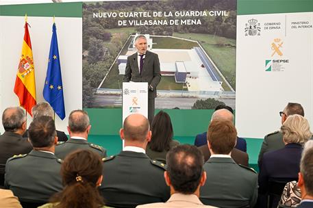 El ministro del Interior, Fernando Grande-Marlaska, durante su intervención en la inauguración del nuevo cuartel de la Guardia C