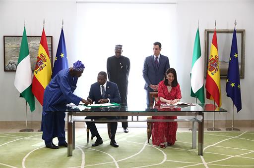 La ministra de Justicia, Pilar Llop, y su homólogo de Nigeria, Abubakar Malami, durante la firma de los tratados de cooperación
