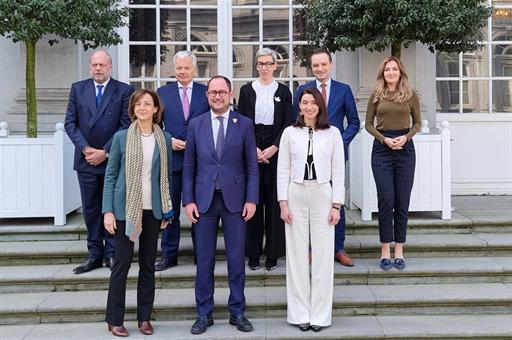 Pilar Llop junto los representantes de Bélgica, Francia, Alemania, Holanda, Italia y Luxemburgo y al comisario europeo