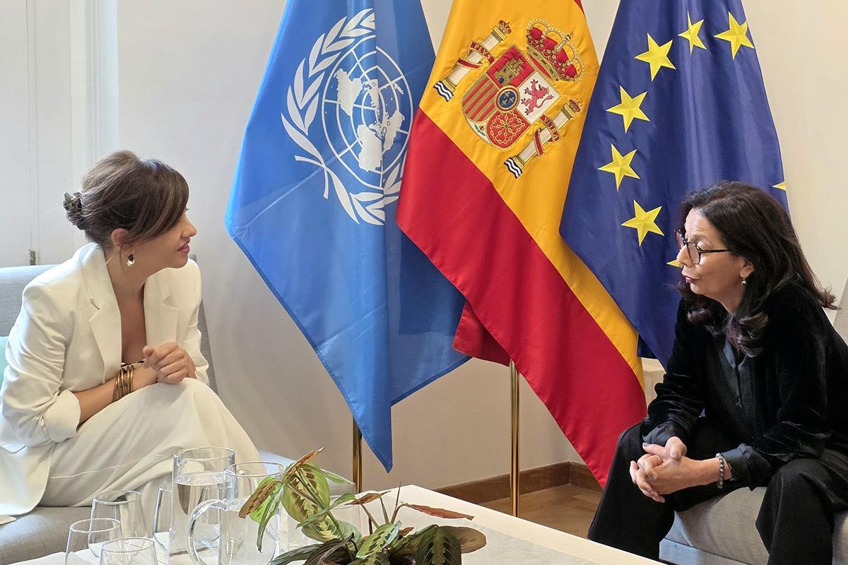 La ministra en la reunión