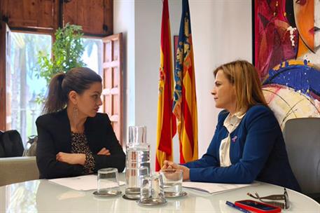 La ministra de Juventud e Infancia, Sira Rego, y la delegada del Gobierno en la Comunitat Valenciana, Pilar Bernabé