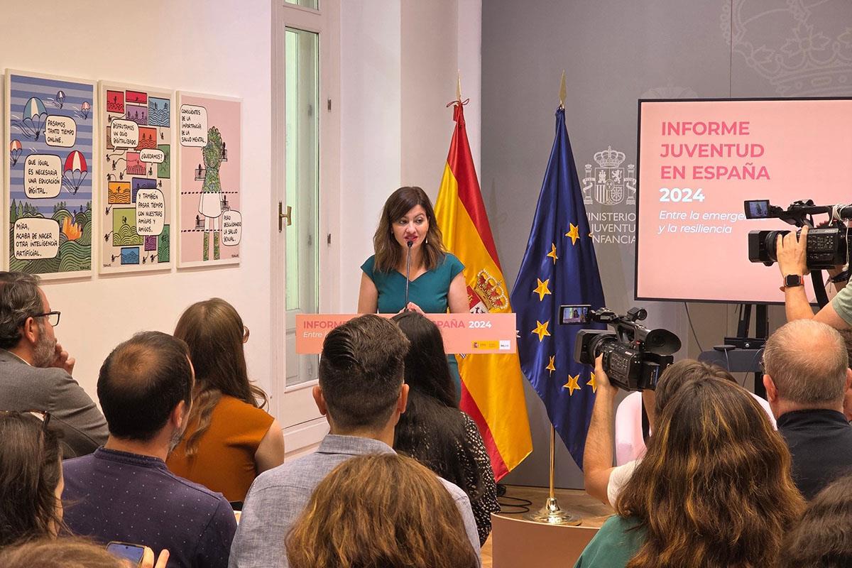 Sira Rego presenta a los medios de comunicación el ‘Informe Juventud en España 2024’.