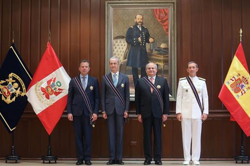 El ministro de Defensa, Pedro Morenés durante su visita a Perú. (Foto Ministerio)