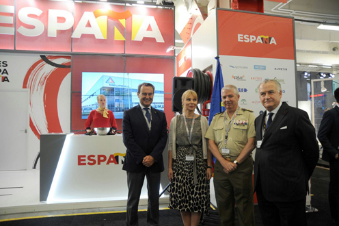 20/06/2017. El secretario de Estado de Defensa, Agustín Conde, visitó el Pabellón de España en la 52 edición del Paris Air Show 2017. Conde:...