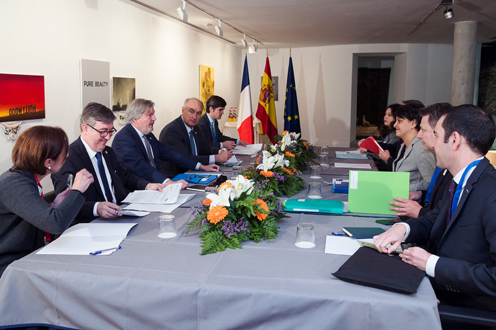 20/02/2017. Reunión de Méndez de Vigo con su homólogo Francés en la XXV Cumbre Hispano-Francesa