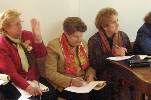 Tres mujeres en una clase