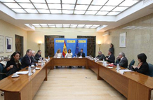 La ministra de Empleo junto a los secretarios generales de los sindicatos, CCOO y UGT y los presidentes de la patronal CEOE y CEPYME. (Foto Ministerio de Empleo y Seguridad Social)