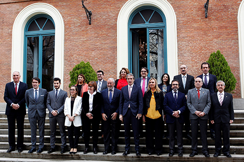 Íñigo de la Serna junto a los asistentes a la Conferencia Sectorial de Vivienda