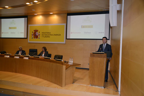 8/10/2015. El ministro Soria presenta el informe Industria Conectada 4.0.
