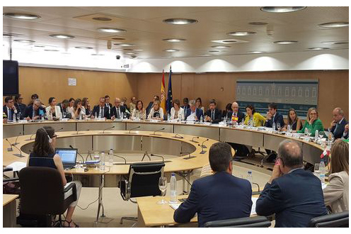 29/06/2017. Reunión de CPFF. La vicepresidenta del Gobierno, Soraya Sáenz de Santamaría y el ministro de Hacienda, Cristóbal Montoro, durant...