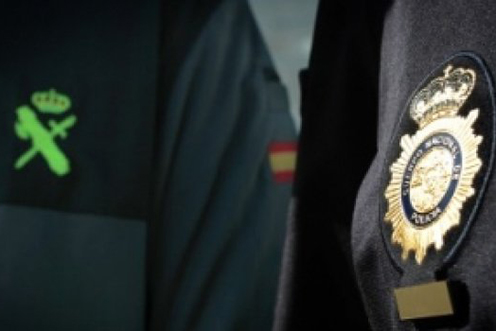 Distintivos de la Guardia Civil y la Policía Nacional