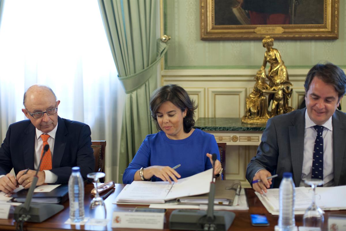 17/07/2017. Sáenz de Santamaría preside el Comité de Seguimiento de la Conferencia de Presidentes. La vicepresidenta y ministra de la Presid...