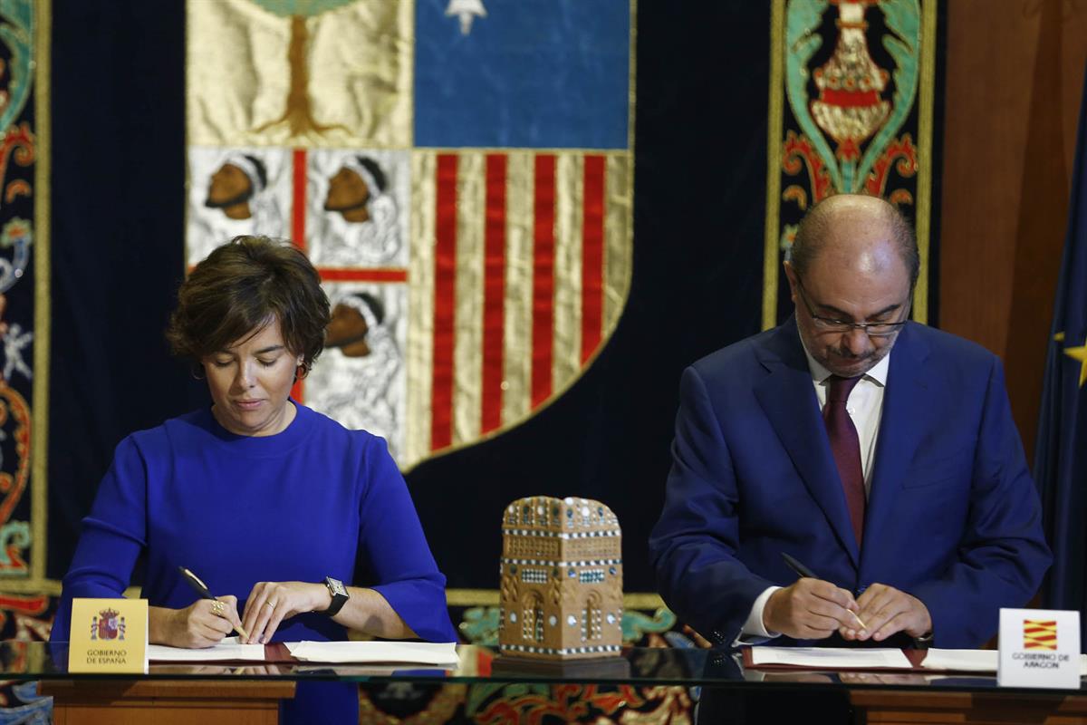 20/09/2017. Sáenz de Santamaría firma un convenio para financiar inversiones en Teruel. La vicepresidenta del Gobierno y ministra de la Pres...