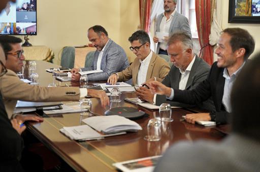 El ministro Félix Bolaños durante la reunión de Comisión Mixta para la Recuperación y Reconstrucción de La Palma
