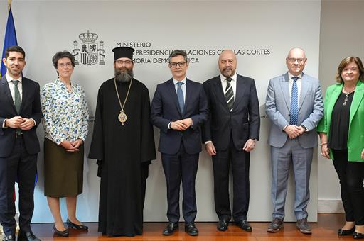 El ministro Félix Bolaños, con representantes de diversas confesiones religiosas