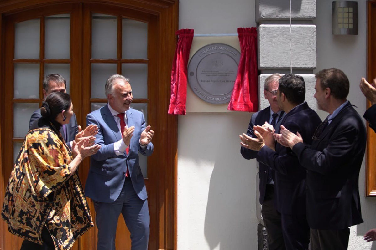 El ministro de Política Territorial y Memoria Democrática, Ángel Víctor Torres, durante el homenaje.