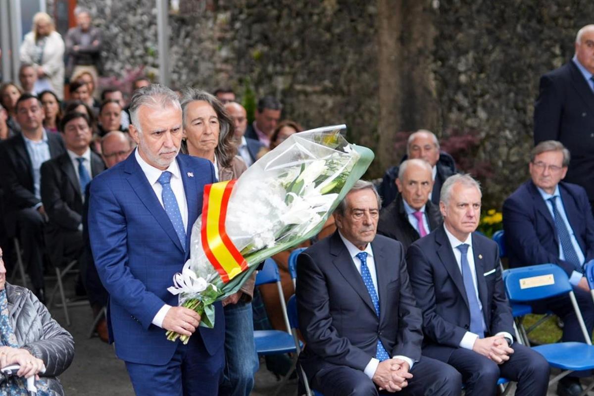 Imagen del artículo Torres asiste a los actos de conmemoración de los 87 años del bombardeo de Gernika-Lumo, que ya tiene la consideración de Lugar de Memoria