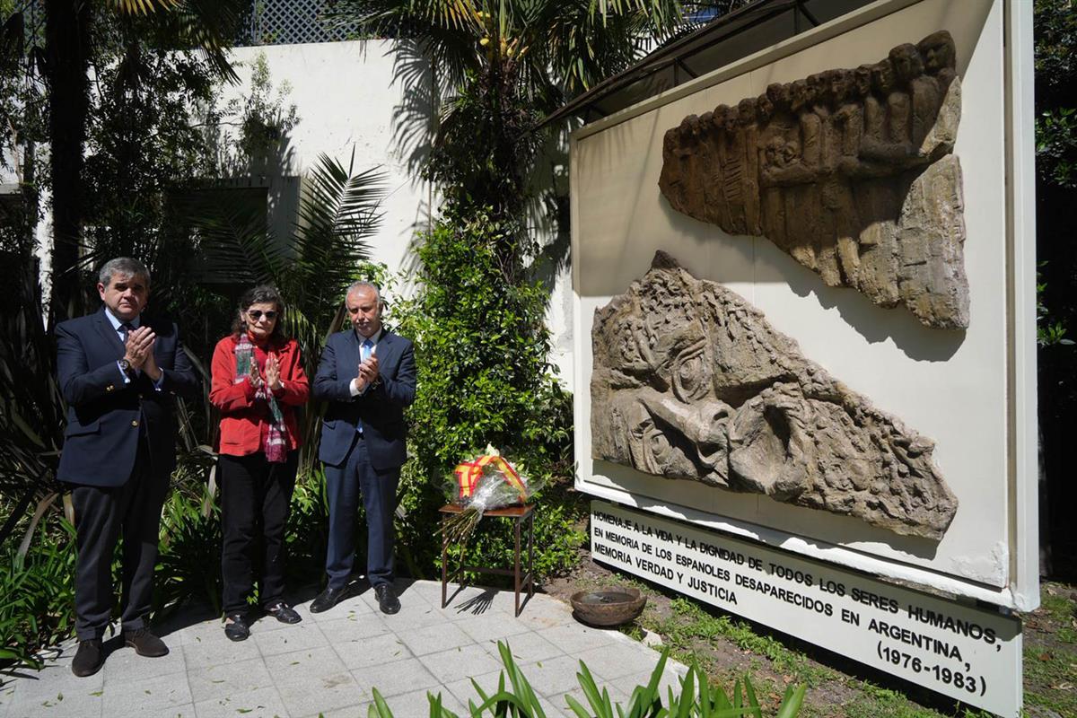 El ministro Ángel Víctor Torres preside el homenaje a los españoles víctimas de la dictadura argentina