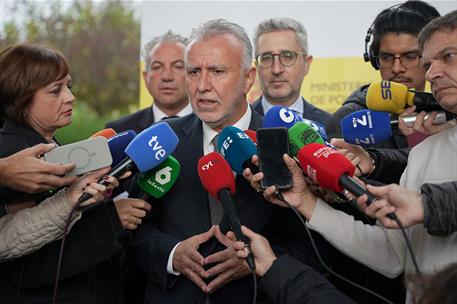 El ministro de Política Territorial y Memoria Democrática, Ángel Víctor Torres, atiende a los medios