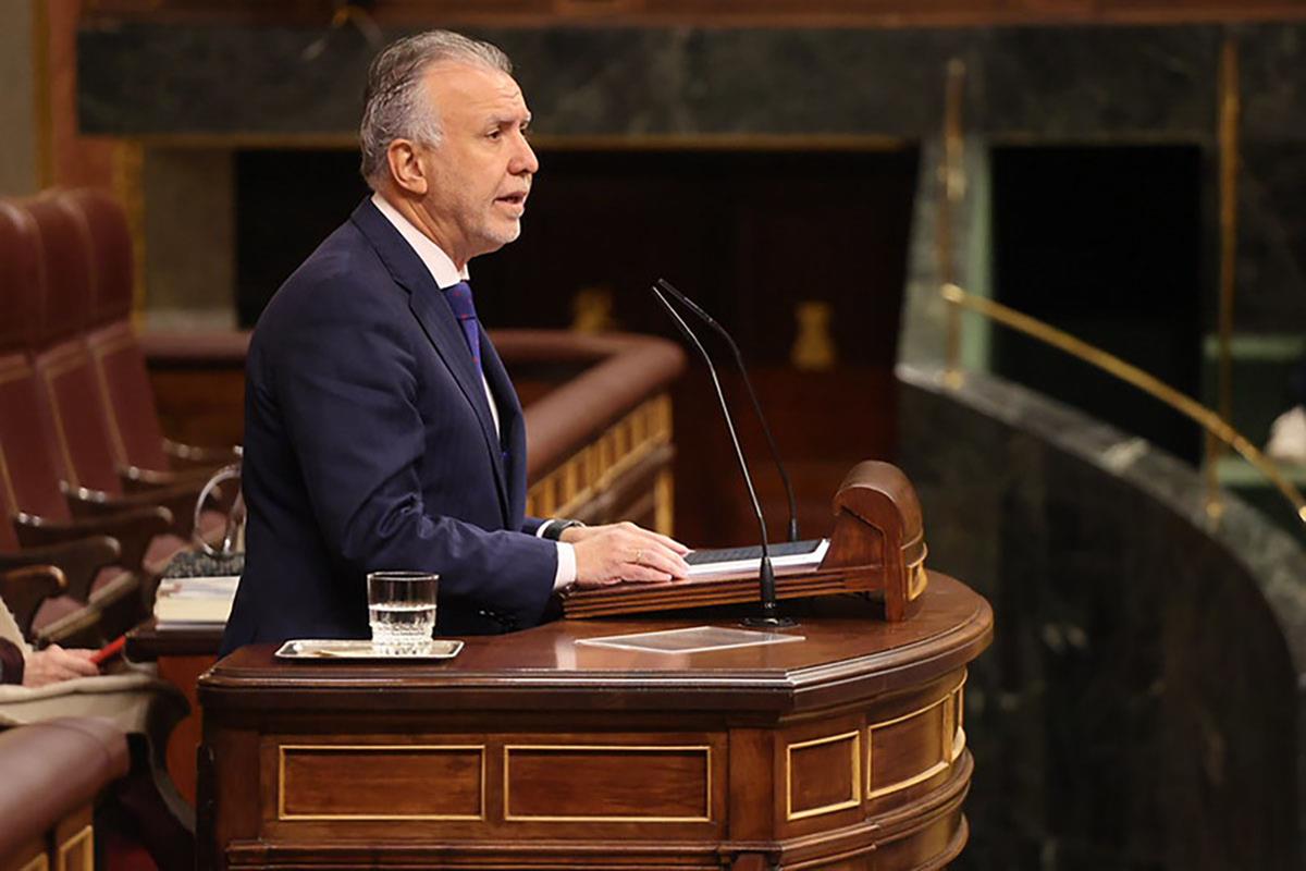 El ministro de Política Territorial y Memoria Democrática, Ángel Víctor Torres, en el Congreso de los Diputados