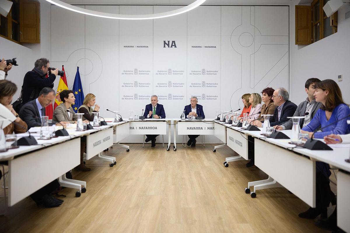 El ministro de Política Territorial y Memoria Democrática, Ángel Víctor Torres, en la reunión