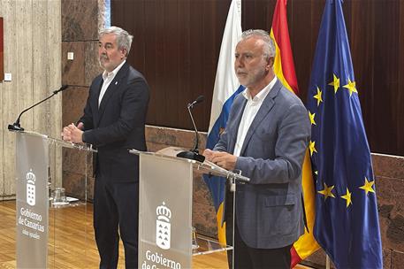 ​​​​​​El ministro de Política Territorial y Memoria Democrática, Ángel Víctor Torres, y el presidente del Gobierno de Canarias.