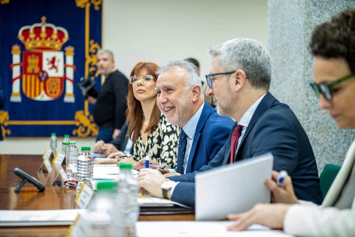 El ministro de política Territorial y Memoria Democrática, Ángel Víctor Torres, en la reunión celebrada en Melilla