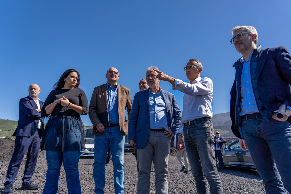 El ministro de Política Territorial y Memoria Democrática, Ángel Víctor Torres durante una visita a La Palma