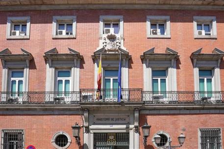 Fachada principal del Ministerio de Presidencia, Justicia y Relaciones con las Cortes