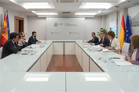 El ministro en la reunión