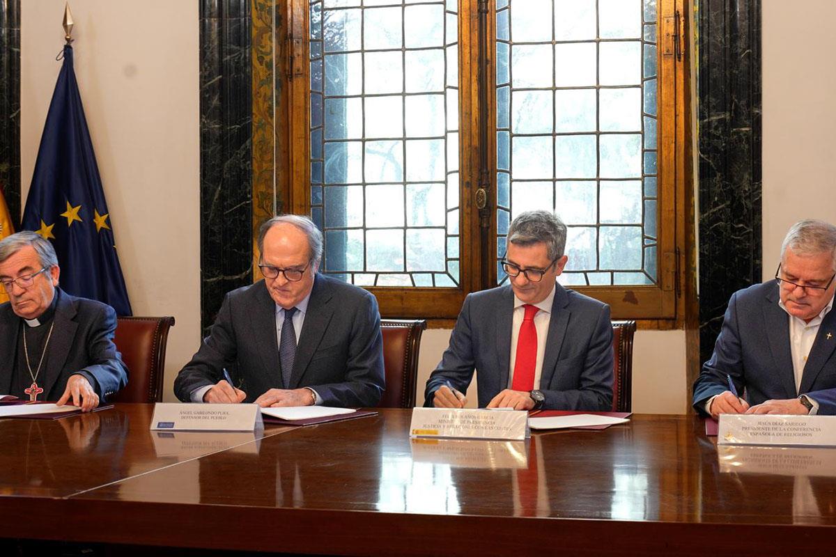 El ministro de la Presidencia, Justicia y Relaciones con las Cortes, Félix Bolaños, en la firma del acuerdo.