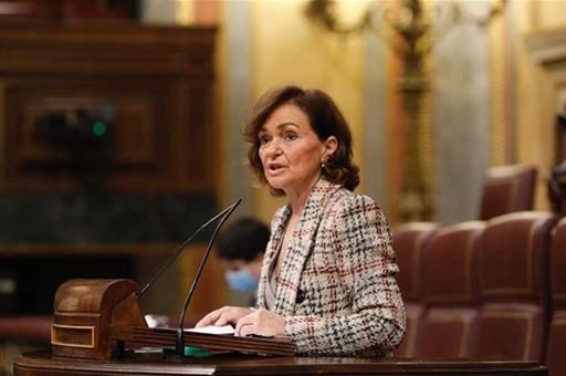 La ministra de la Presidencia, Relaciones con las Cortes y Memoria Democrática, Carmen Calvo, en la tribuna del Congreso