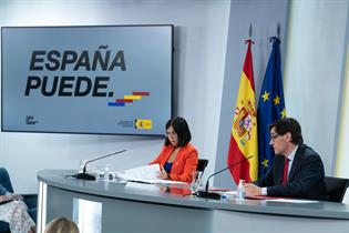 La ministra Carolina Darias y el ministro Salvador Illa, durante la rueda de prensa, tras la Conferencia de Presidentes