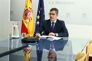 Félix Bolaños durante la reunión