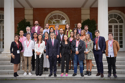 Félix Bolaños recibe a participantes de Moncloa Abierta